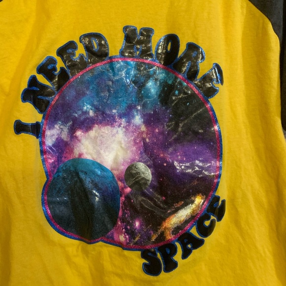 I need space Arizona crop top - Picture 2 of 4